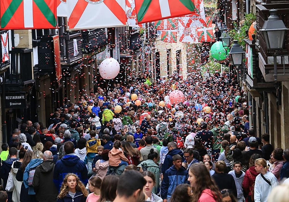 El pregoi txki se ha convertido en los últimos años en un evento de referencia de las fiestas para las familias.