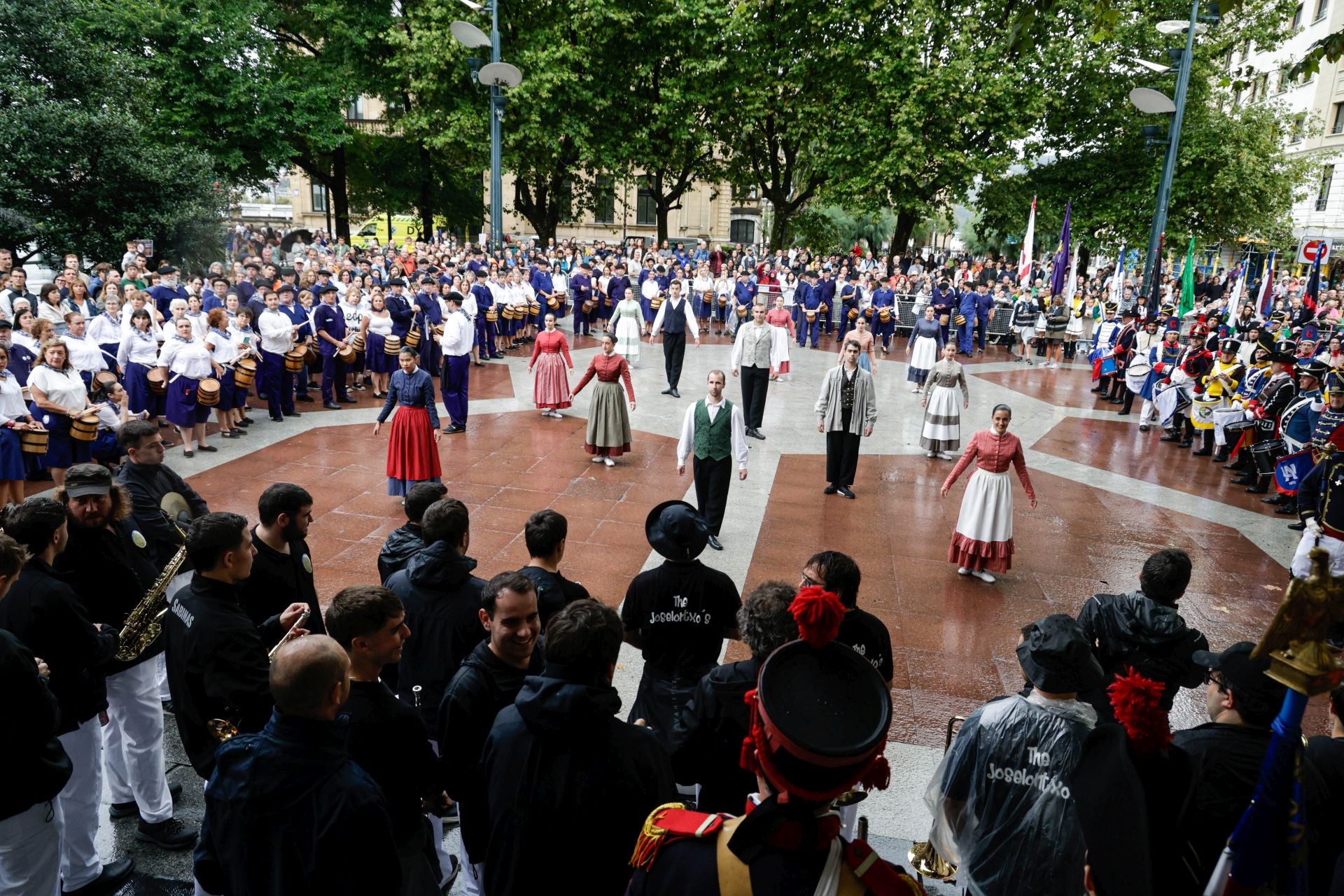 Batalla y apagón en Donostia
