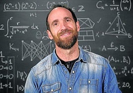 El matemático Eduardo Sáenz Cabezón charlará esta tarde en Tabakalera sobre la computación cuántica.