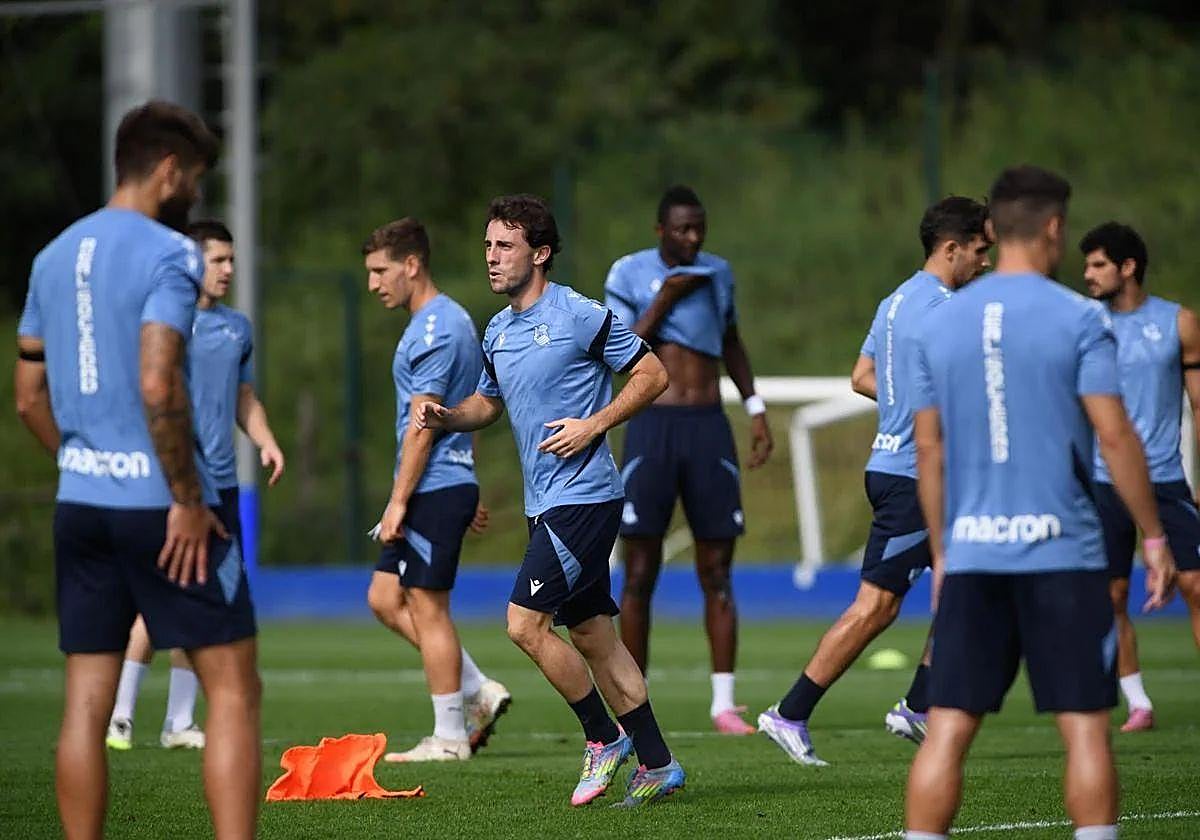 Álvaro Odriozola, en un entrenamiento en Zubieta.