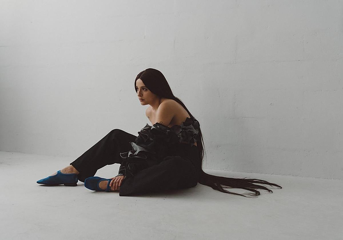 «Heldutze prozesuaren bizipenak» kantatuko ditu ostiralean Sara Azurzak Deban