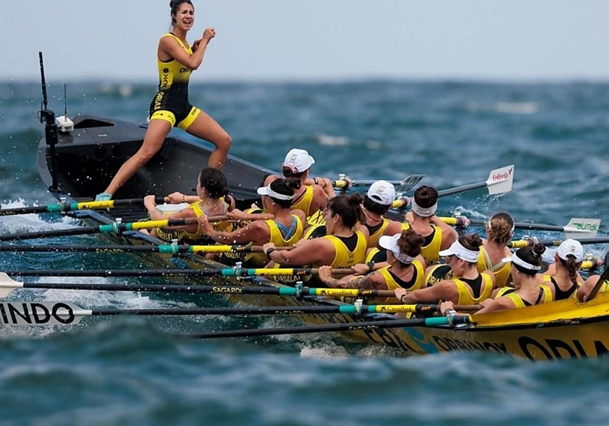 Orioko emakumeen trainerua gogoz dago Kontxako estropadarako.