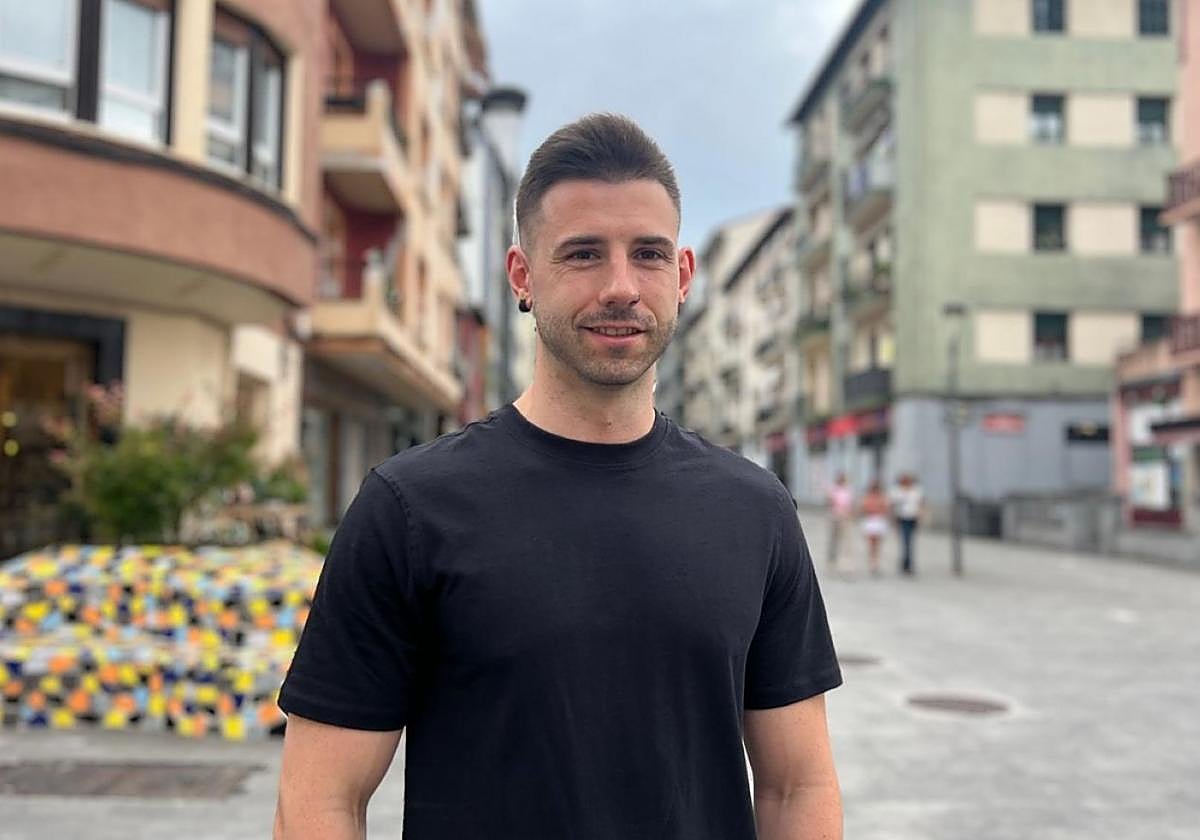 Borja estudió Geología y posteriormente se sacó el título de entrenador personal para abrir su gimnasio.