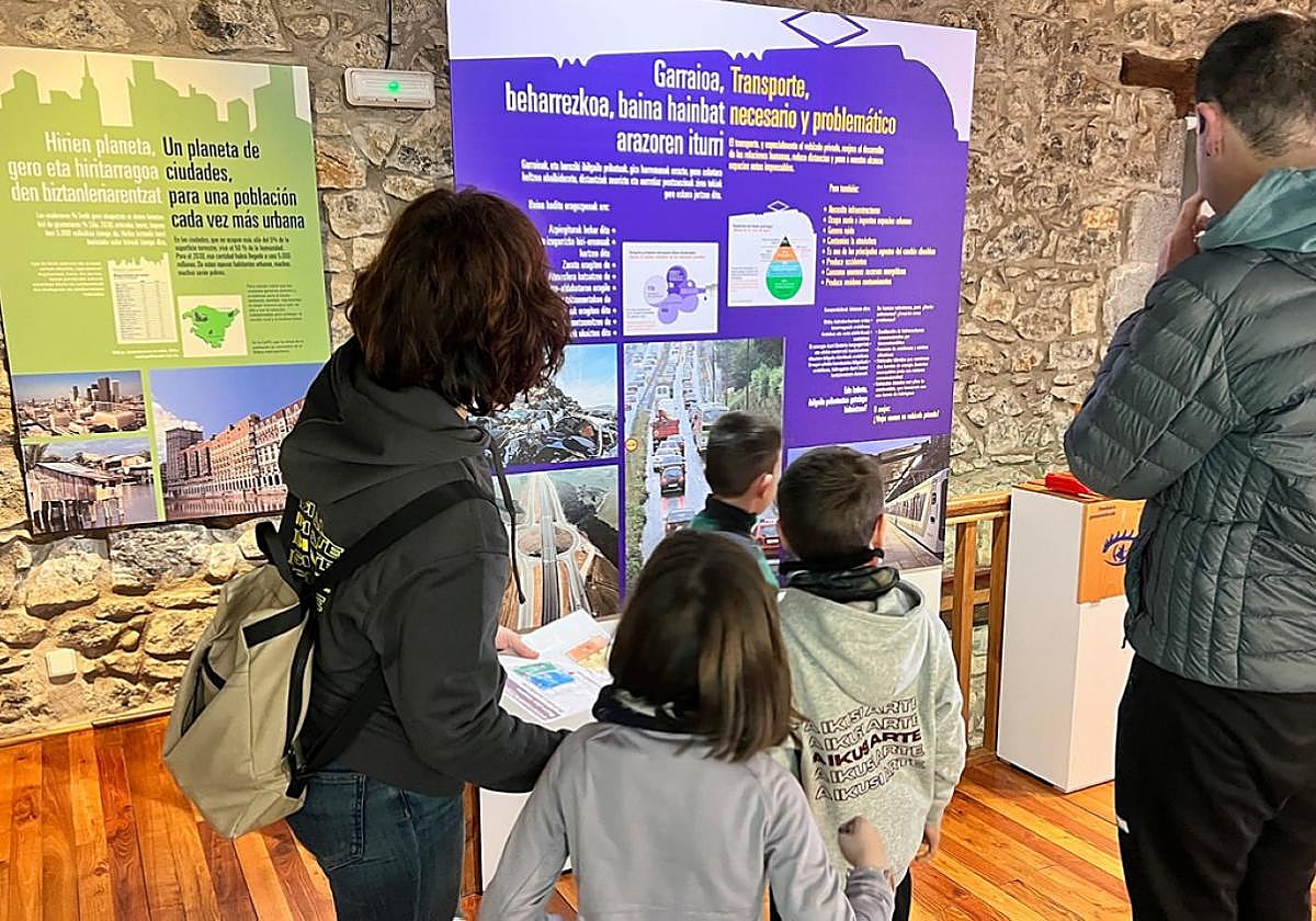 'Ezagutu jasangarritasuna' jarduera eskainiko da igandean Ekoetxean.