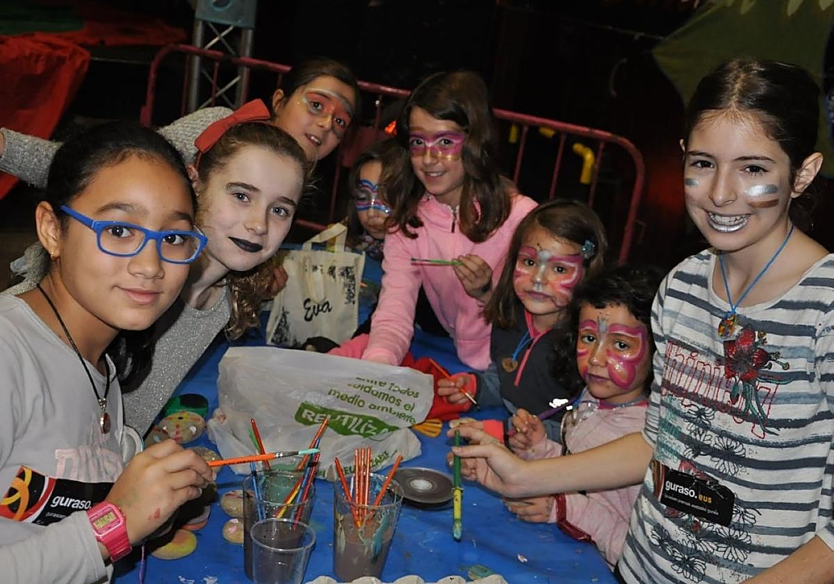 Un grupo de niñas durante una de las actividades infantiles en una imagen de archivo.