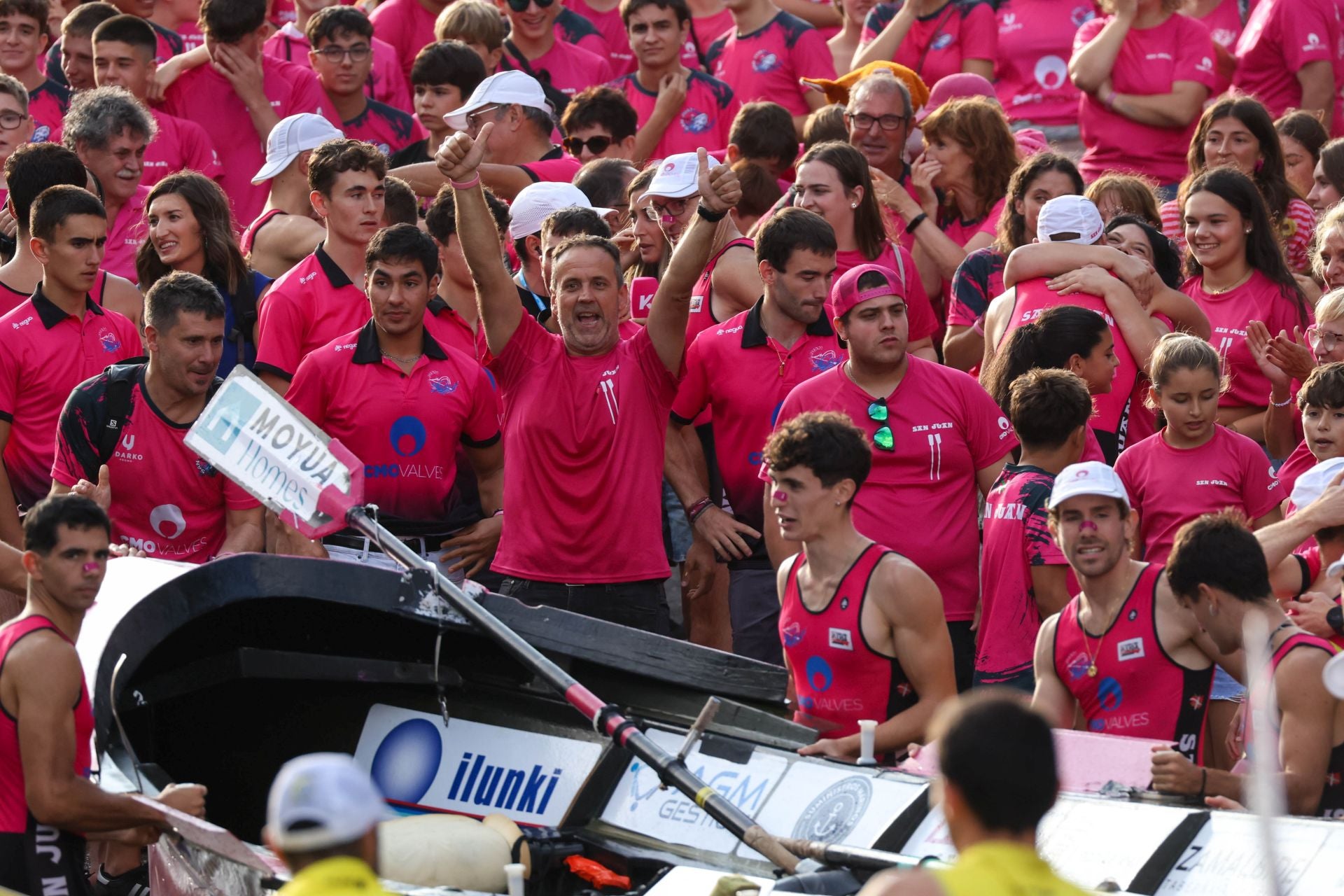 La marea rosa invade Donostia