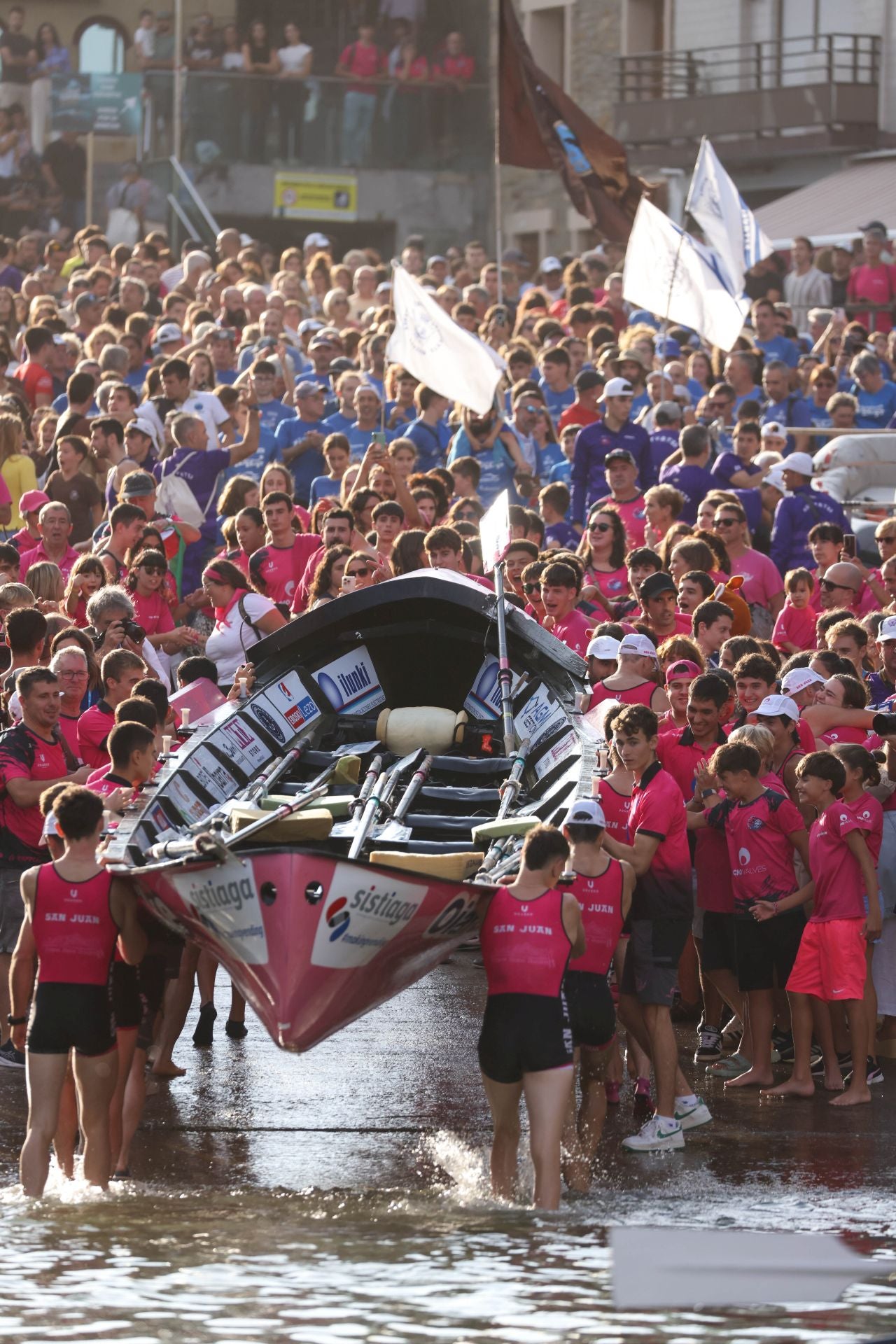 La marea rosa invade Donostia