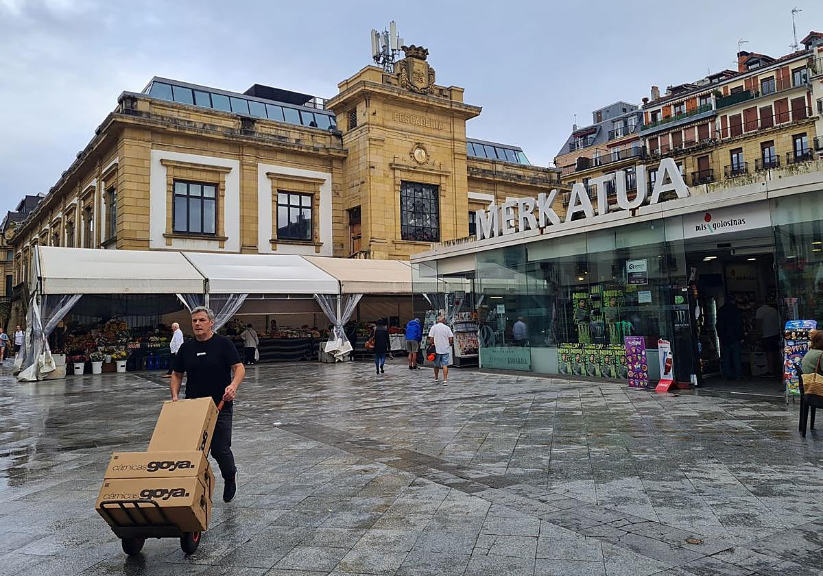 Los puestos de las caseras finalmente se ubicarán dentro de Pescadería, junto al resto de los asentadores
