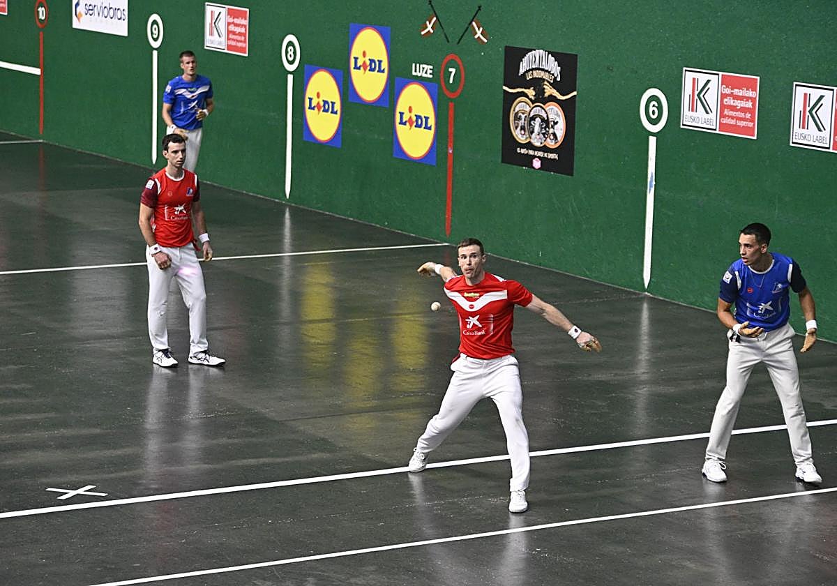 Artola y Martija necesitan ganar hoy en Lekeitio para conservar opciones de clasificación para las semifinales del Masters CaixaBank.