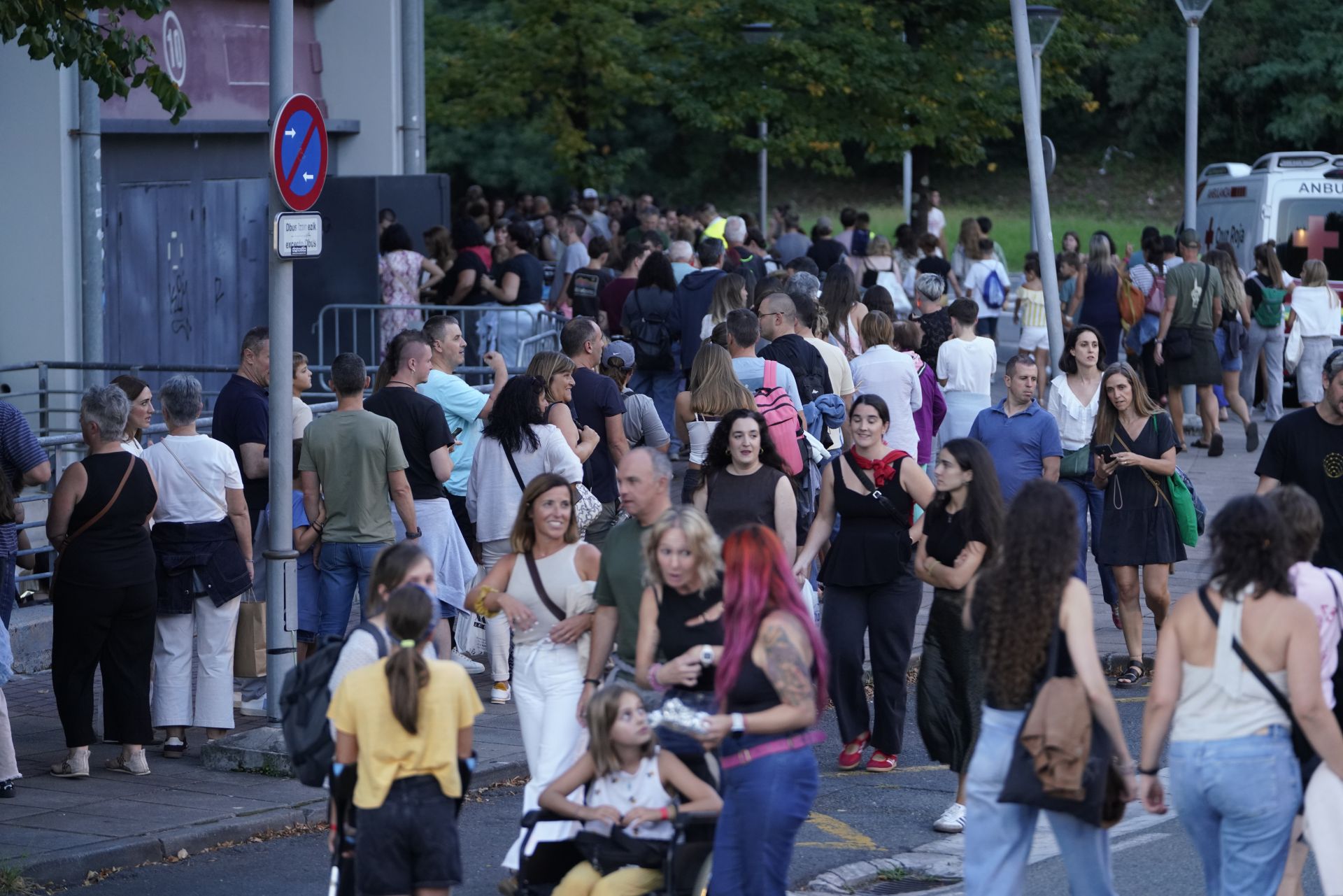 Ambiente de fiesta antes del concierto de Zetak