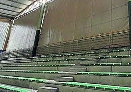 La nueva lona instalada.