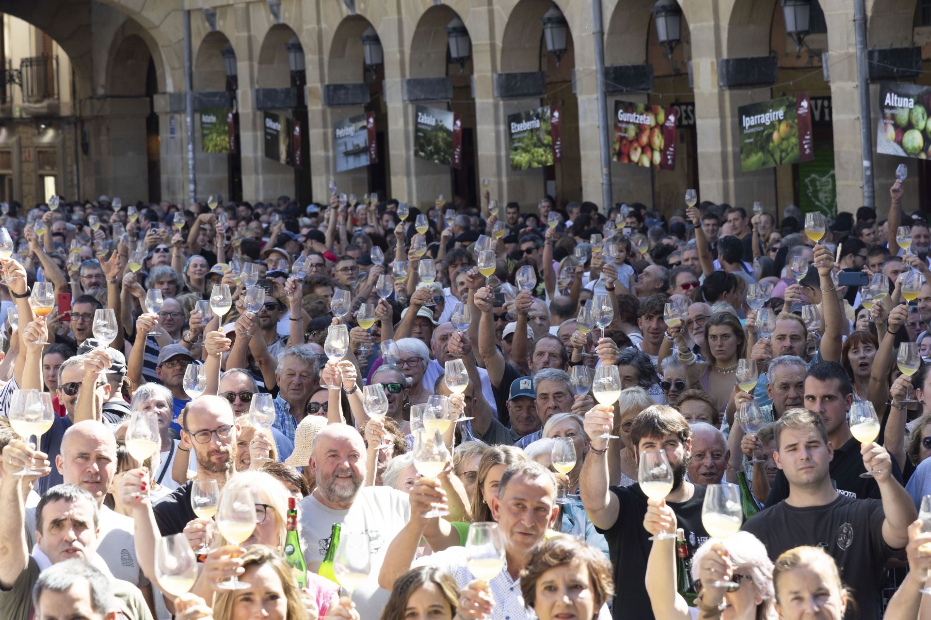Sagardoa eta tomateak, Euskal Jaietako protagonistak