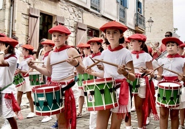 Hondarribia da inicio a sus fiestas en Arma Plaza