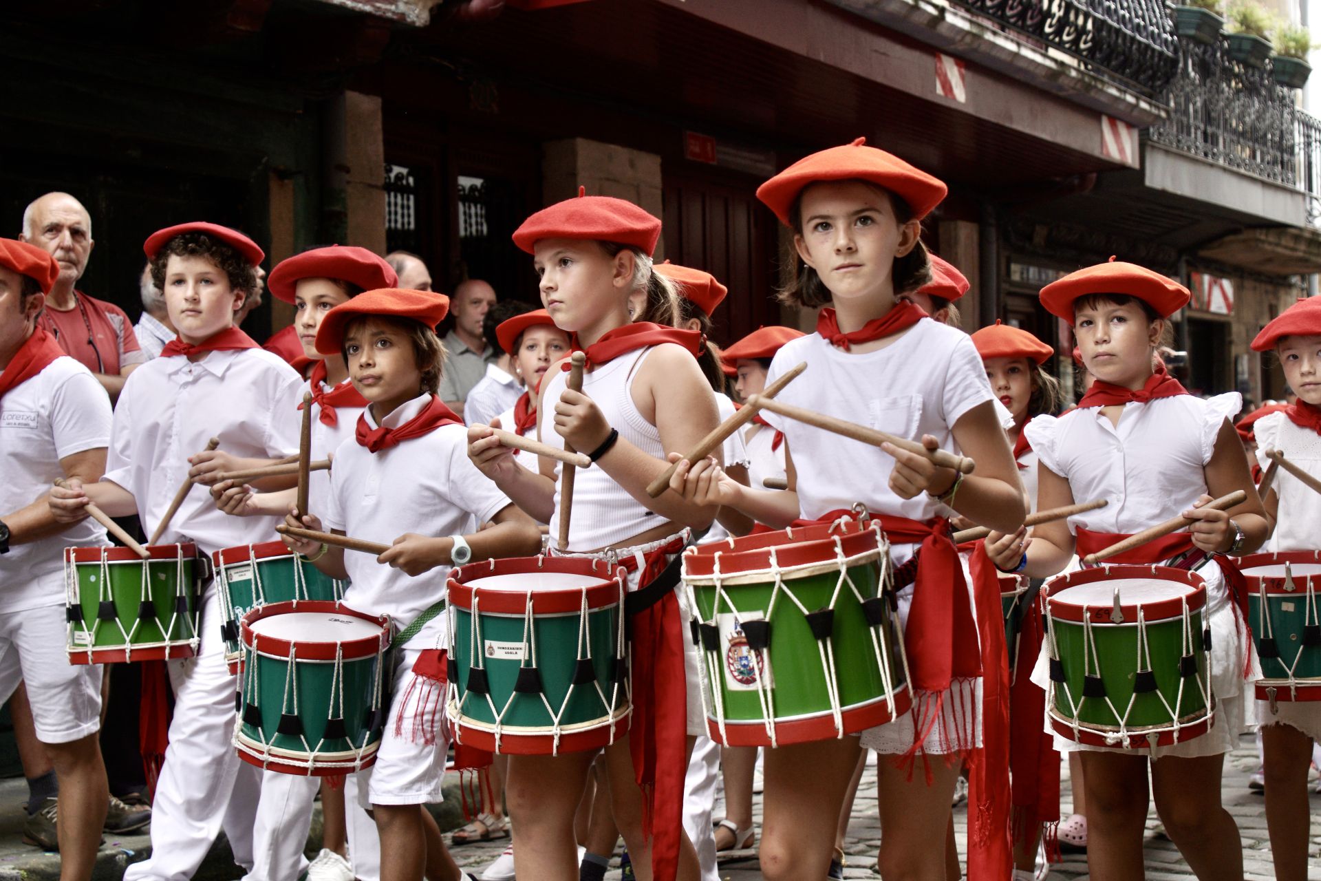 Hondarribia da inicio a sus fiestas en Arma Plaza