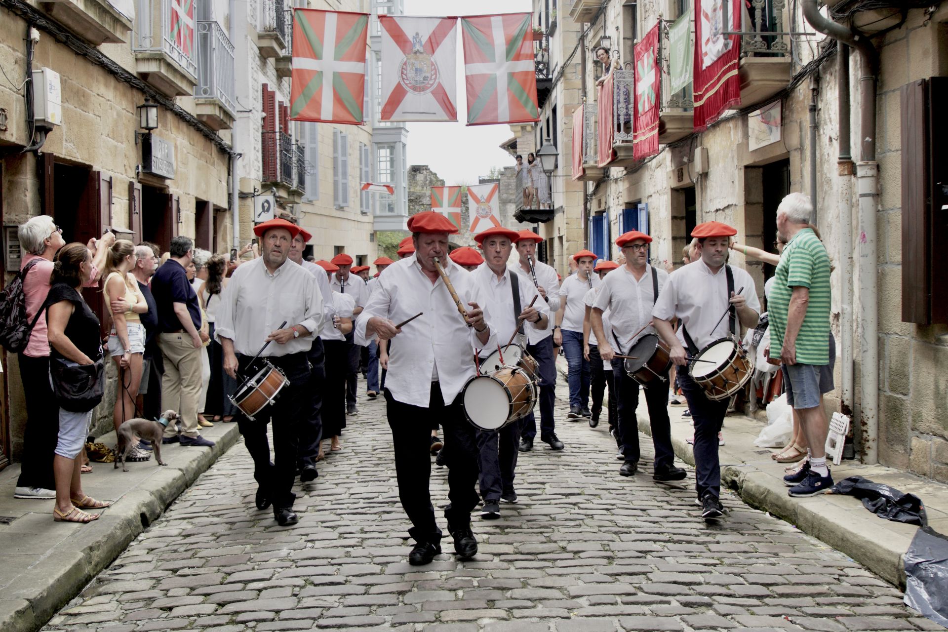 Hondarribia da inicio a sus fiestas en Arma Plaza
