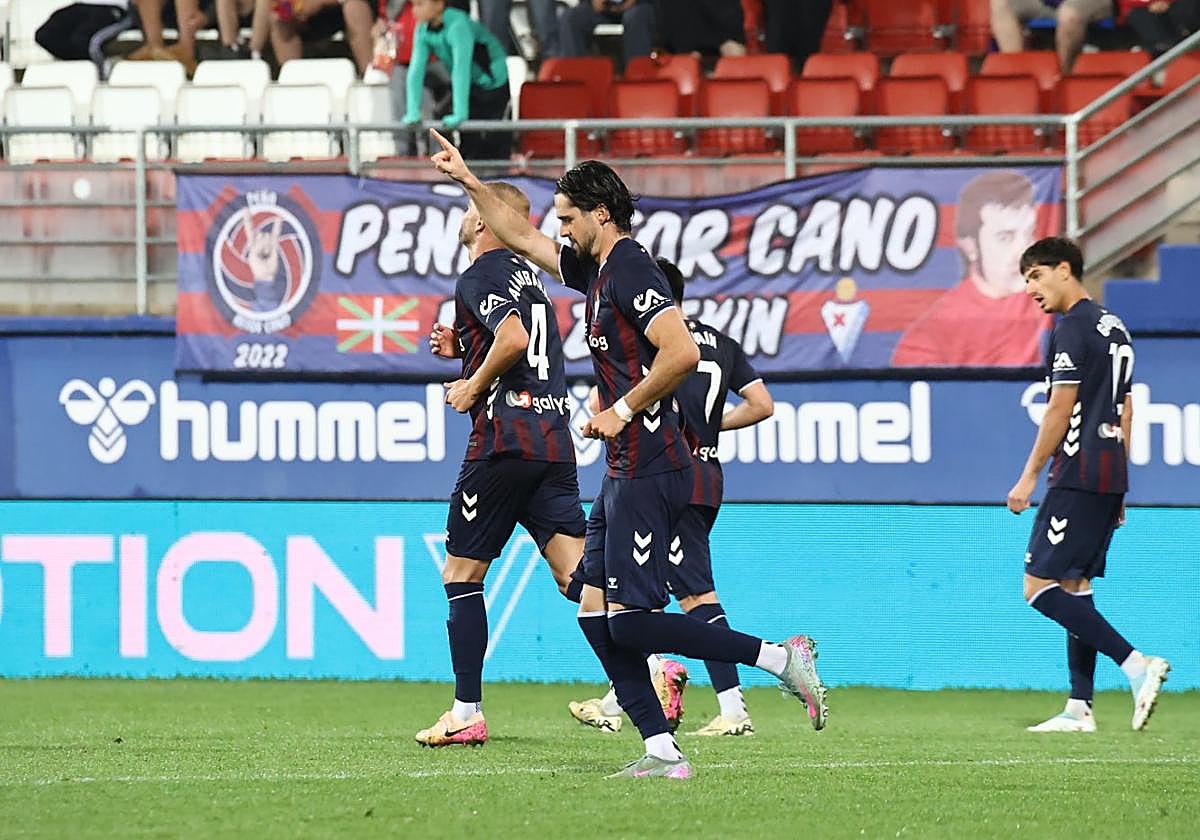 Christie Anne (@christiemcthicc)