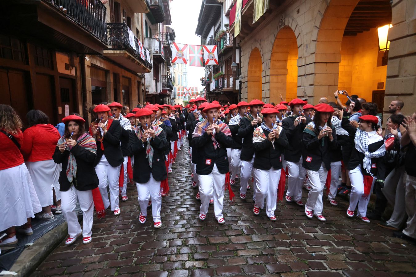 Las mejores imágenes del desfile de la compañía Jaikibel