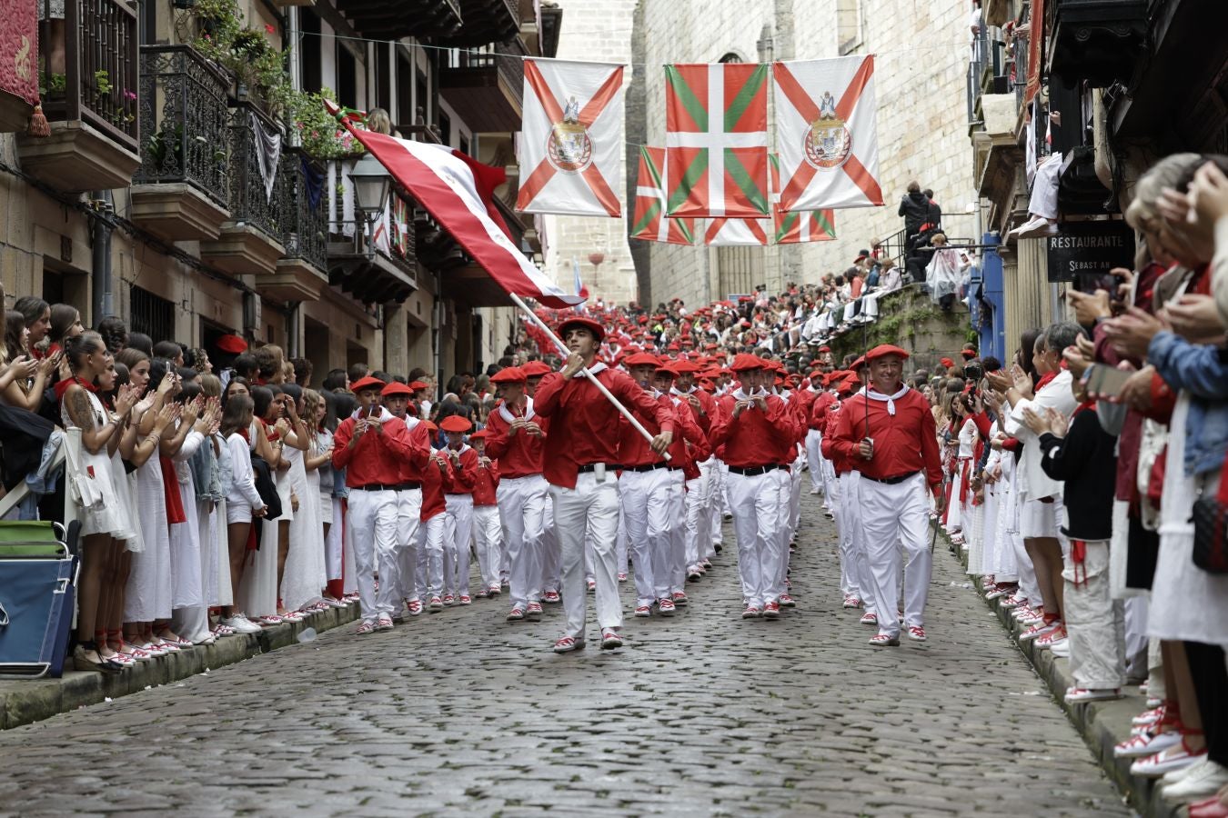 El desfile del Alarde, en imágenes