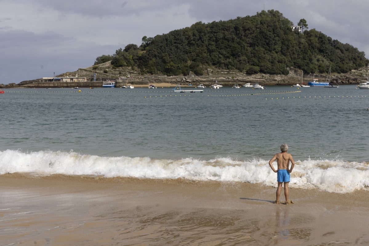 El espectáculo de las mareas vivas en las playas de Donostia