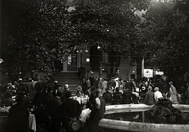 Fiesta en los jardines de Arbaizenea hace un siglo.