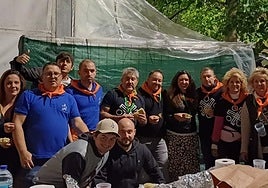 Voluntarios de la Comisión de Fiestas de San Pedro e Intxaurtxueta.