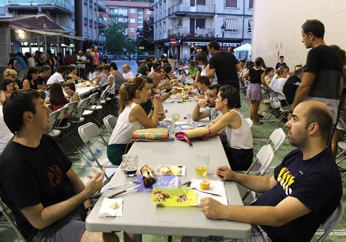 Los lazkaotarras y visitantes disfrutarán de una nueva entrega de la feria de la cerveza en Lazkao.
