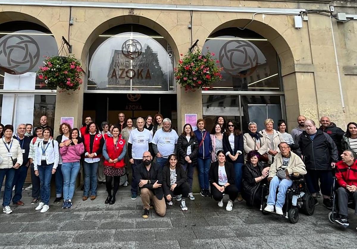 La feria de este año aspira a repetir el gran encuentro entre asociaciones y voluntariado local de la pasada edición en la Azoka.