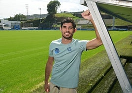 Gonçalo Guedes posa sonriente en Zubieta en su primera entrevista como jugador de la Real.