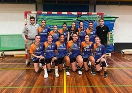 Las integrantes y los técnicos del conjunto sénior femenino.