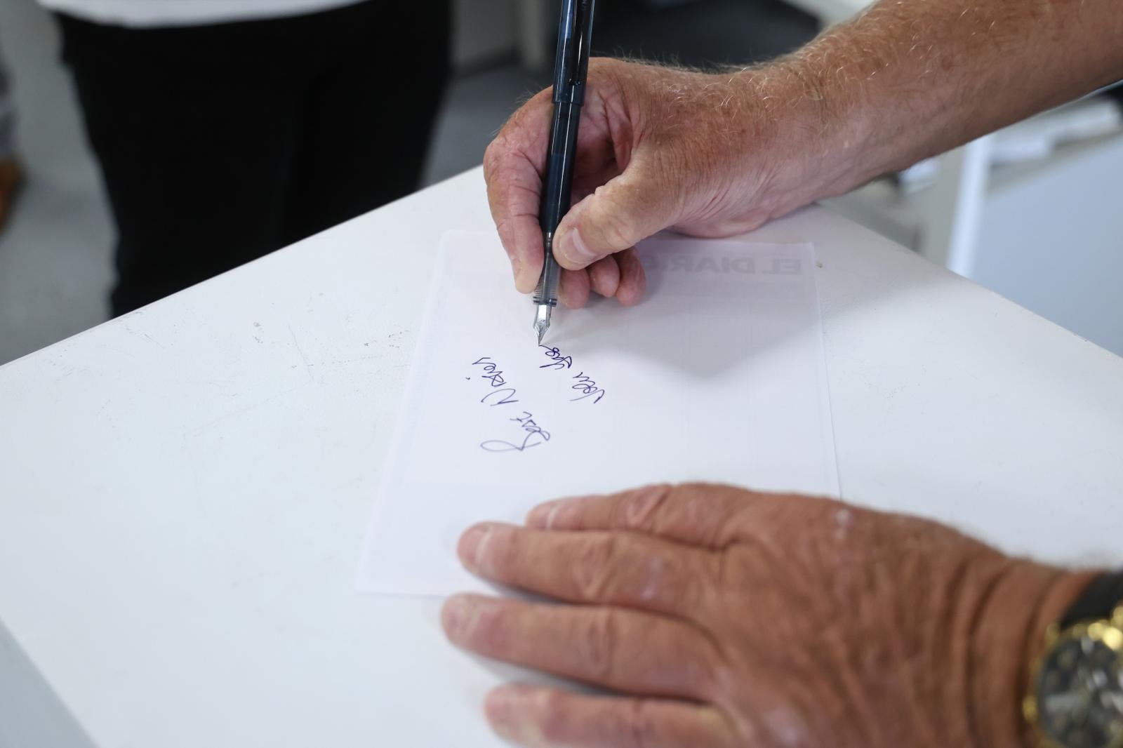 La visita de John Toshack a DV