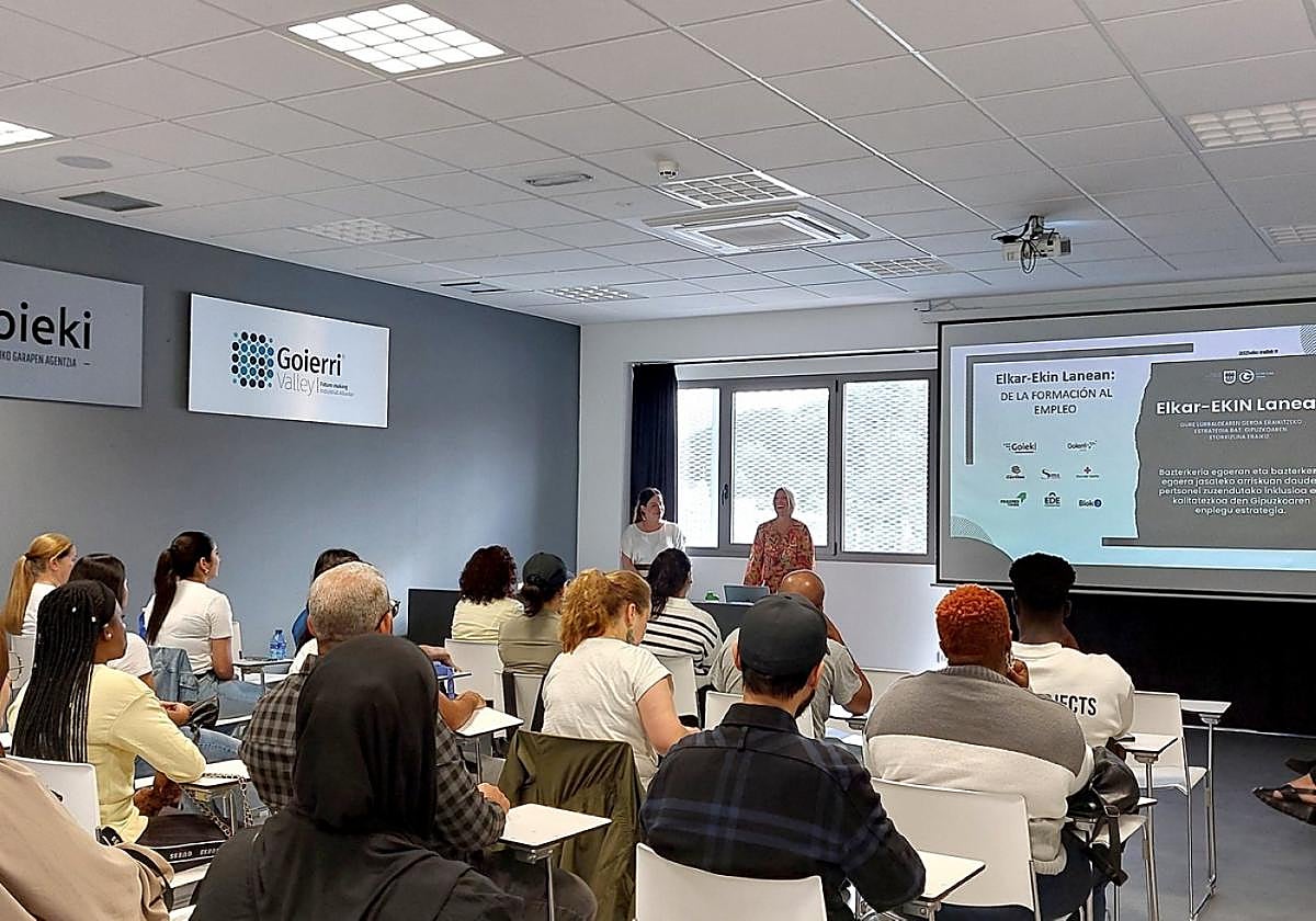 Esta semana se han presentado las formaciones a algunas personas interesadas.