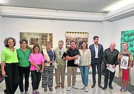 Artistas galardonados, miembros del jurado y la delegada de Cultura, Nuria Alzaga.