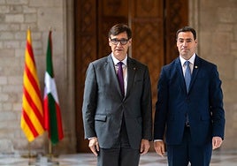 Salvador Illa e Imanol Pradales el pasado mes de enero en Barcelona.