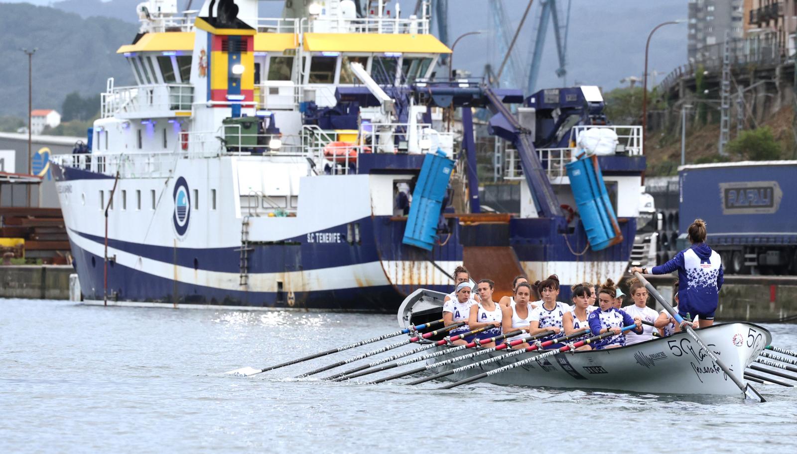 Arraun invita a DV a compartir un entrenamiento antes de la regata
