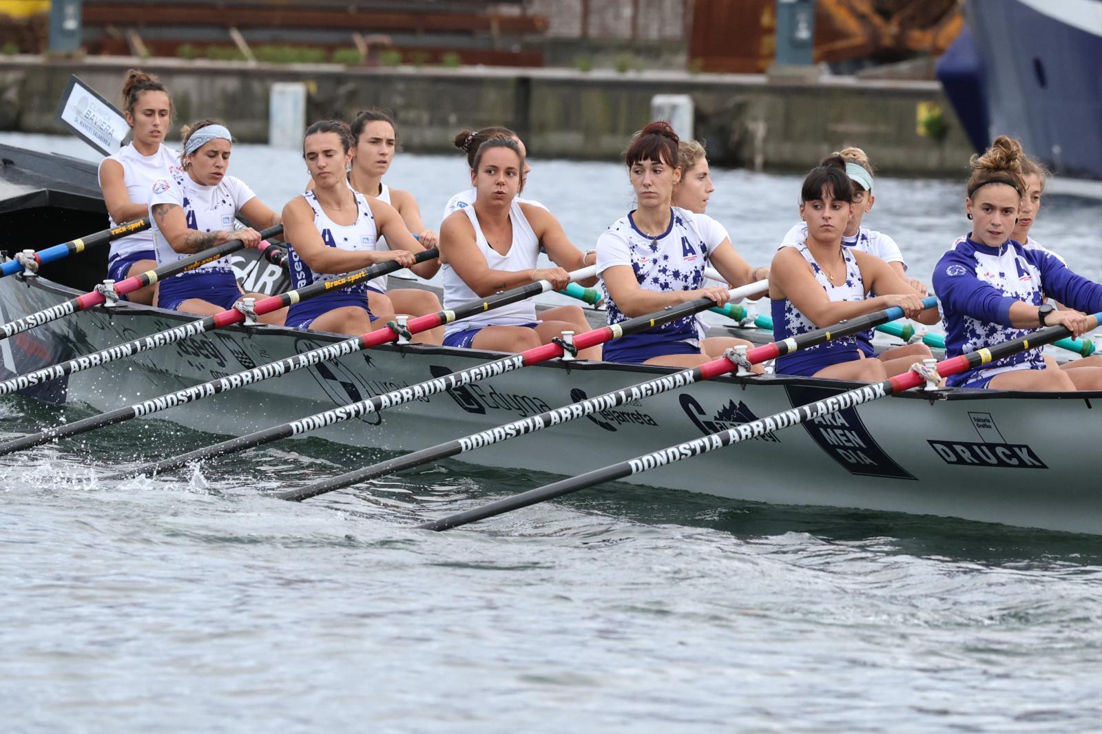 Arraun invita a DV a compartir un entrenamiento antes de la regata