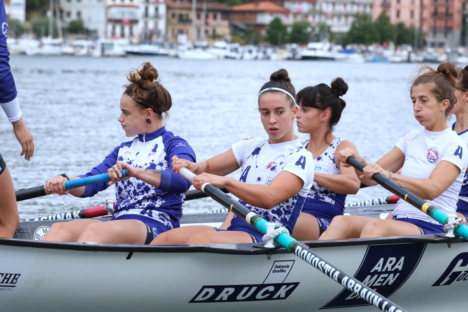 Arraun invita a DV a compartir un entrenamiento antes de la regata