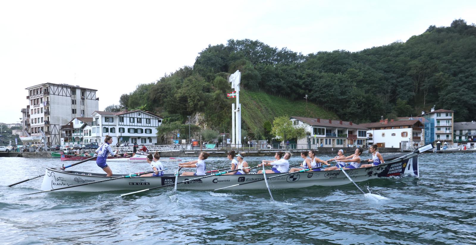 Arraun invita a DV a compartir un entrenamiento antes de la regata