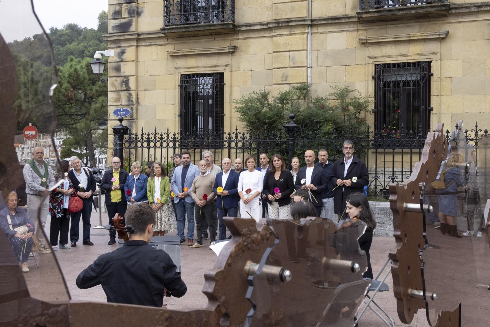 Ofrenda con motivo del Día de la Memoria Histórica