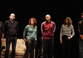 Iazko Julene Azpeitia literatur lehiaketako sari banaketako une bat.