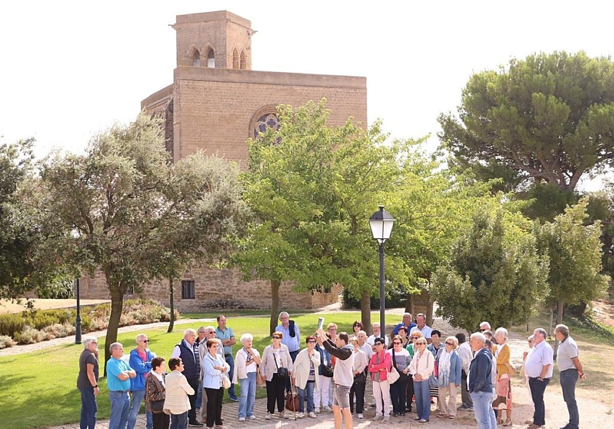 Recorrido guiado por Artaxona con Xalbadorpe