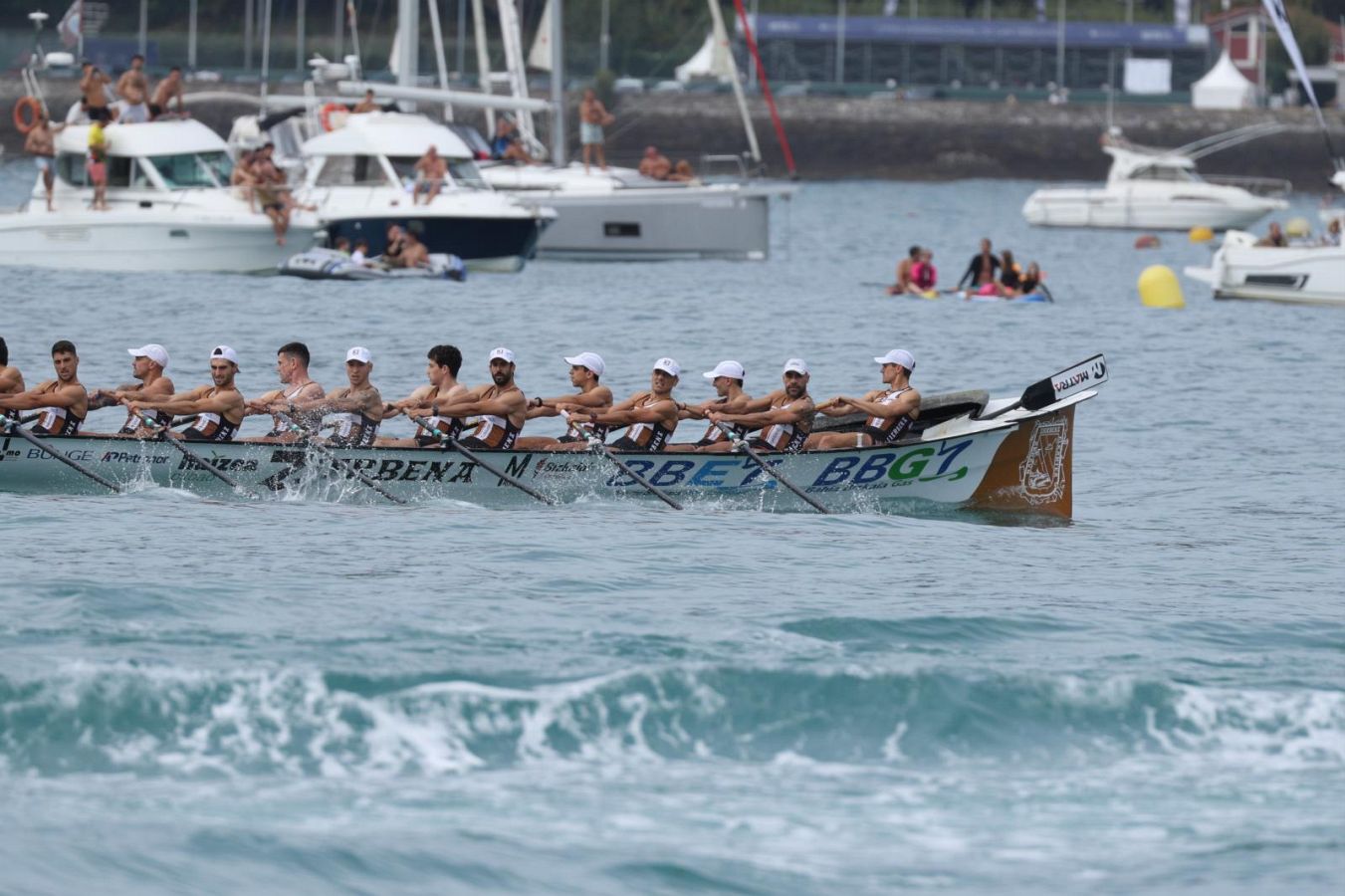 Las imágenes de la regata masculina