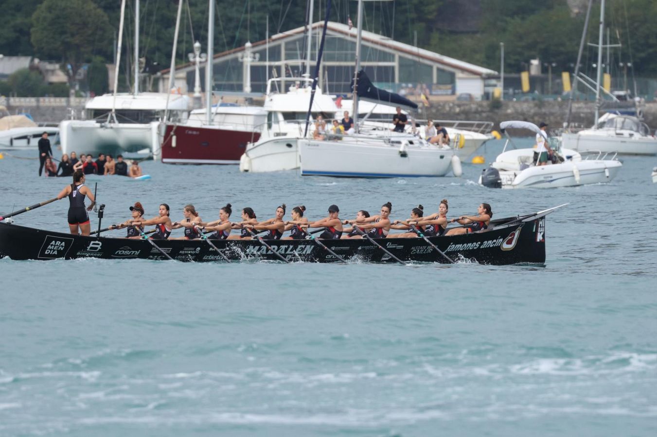 Las imágenes de la regata femenina