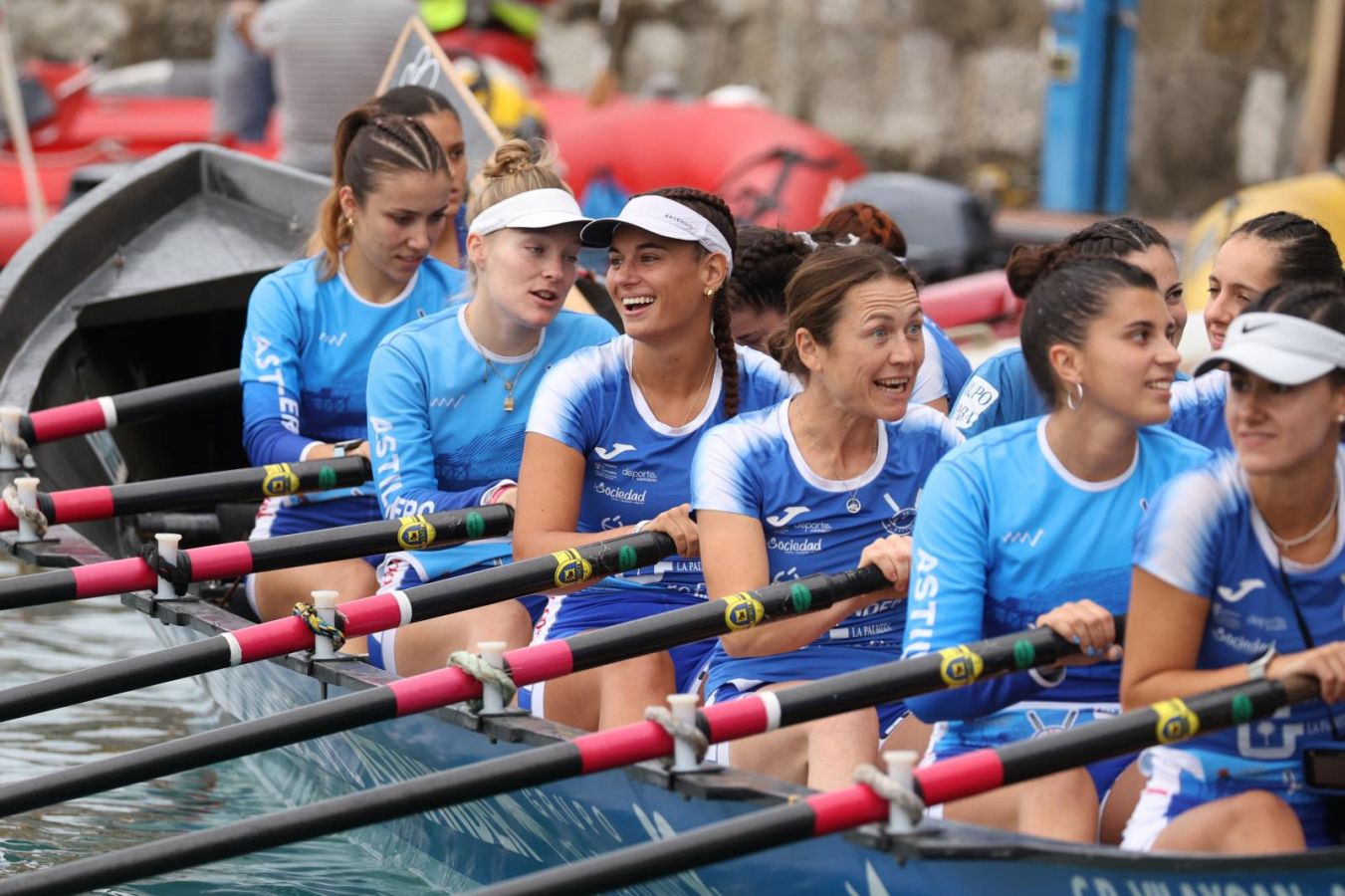 Las imágenes de la regata femenina