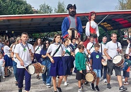 Lezoarras saliendo este domingo a celebrar el Santakrutz Eguna