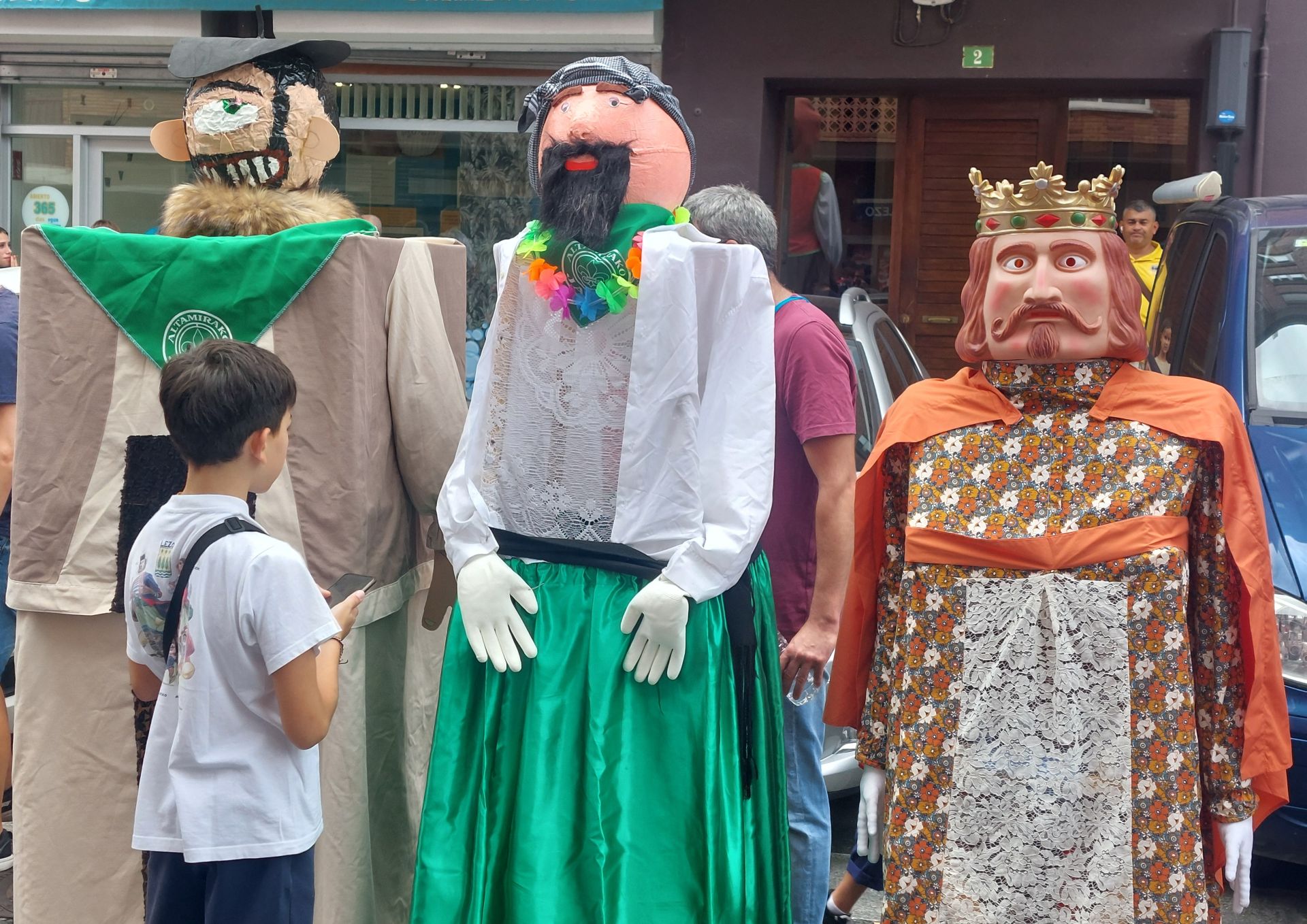 Multitud de lezoarras en el día del Santakrutz Eguna