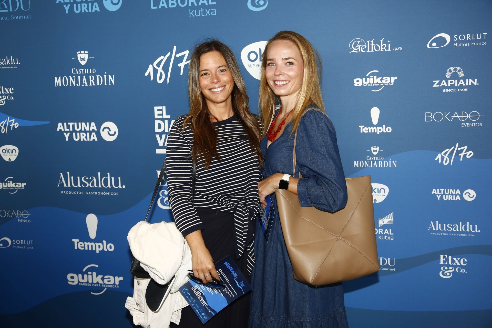 Photocall de la fiesta de DV para disfrutar de la Bandera de La Concha