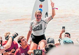 Janire Gonzalez-Etxabarri garaipena ospatzen.