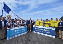 Arraun Lagunak y Orio reciben el premio Adegi como mejores traineras guipuzcoanas de La Concha