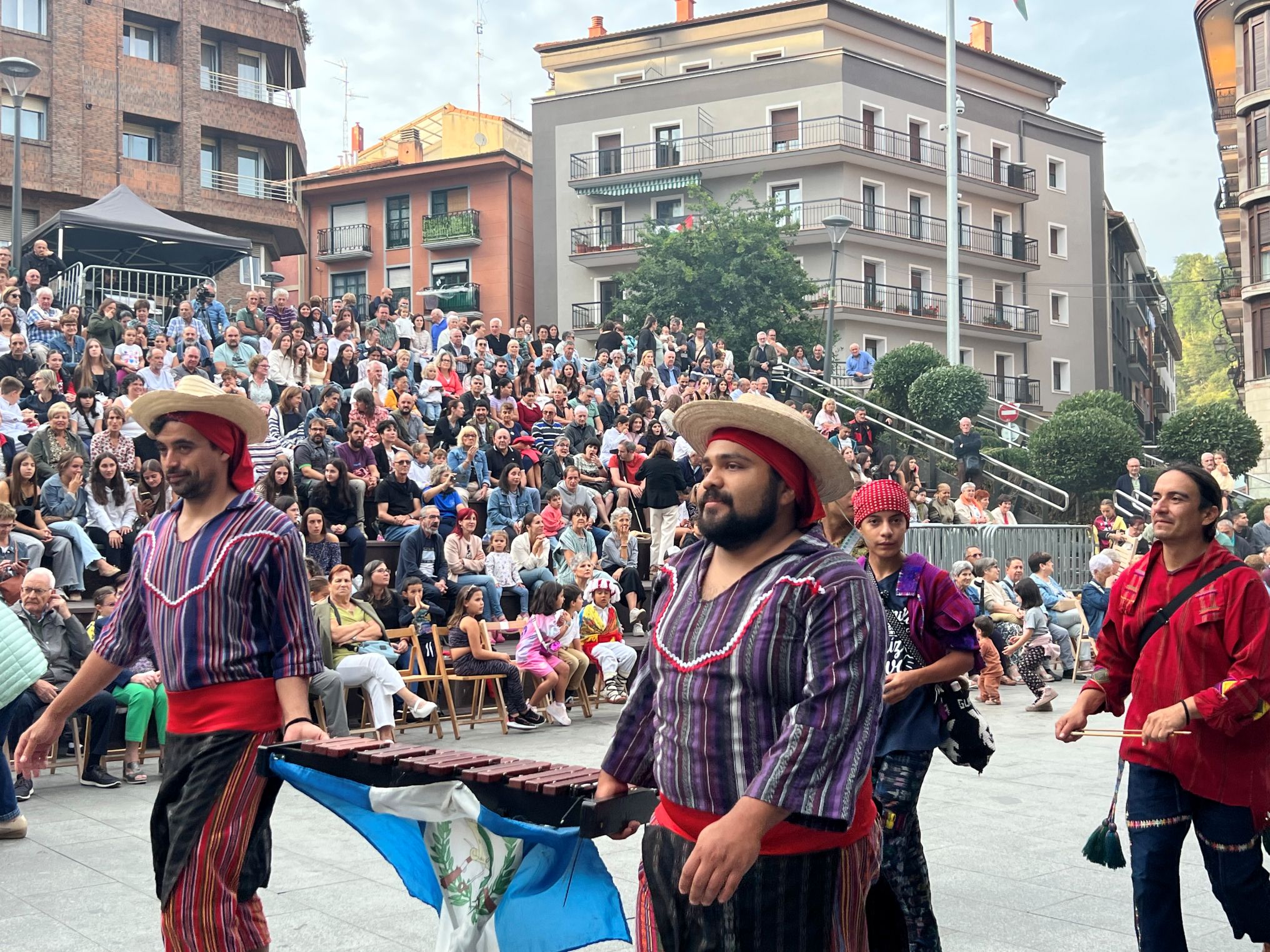 Urretxu, munduko folklorearen ispilu