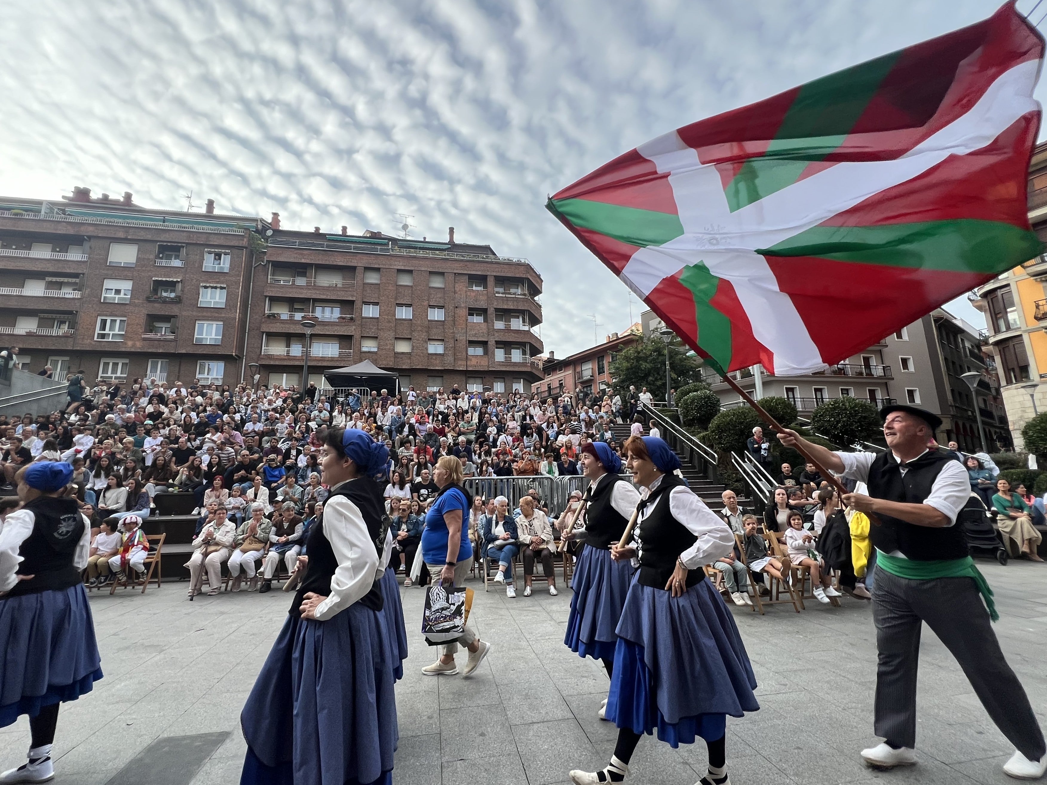 Urretxu, munduko folklorearen ispilu